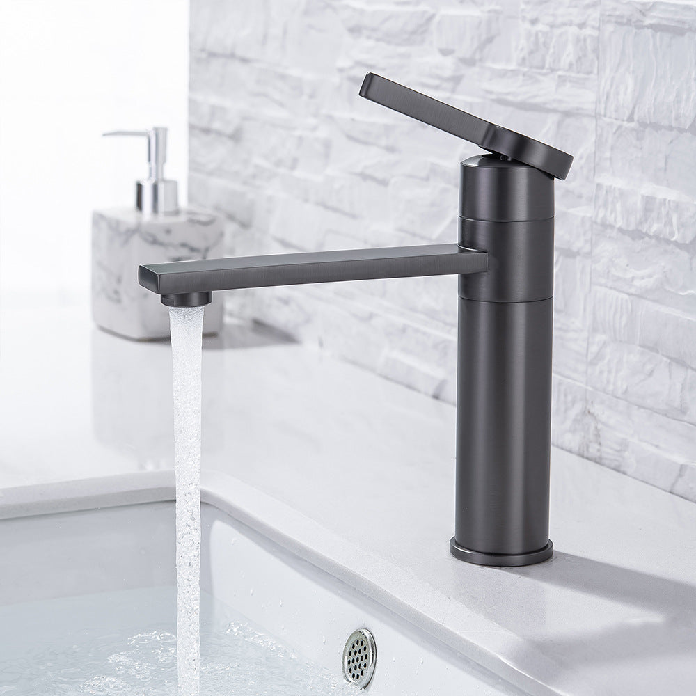 Brass Single-Handle Bathroom Sink Faucet - Polished Chrome